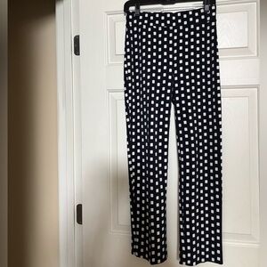 Stylish Black and White Joesph Ribkoff Women's Pants
